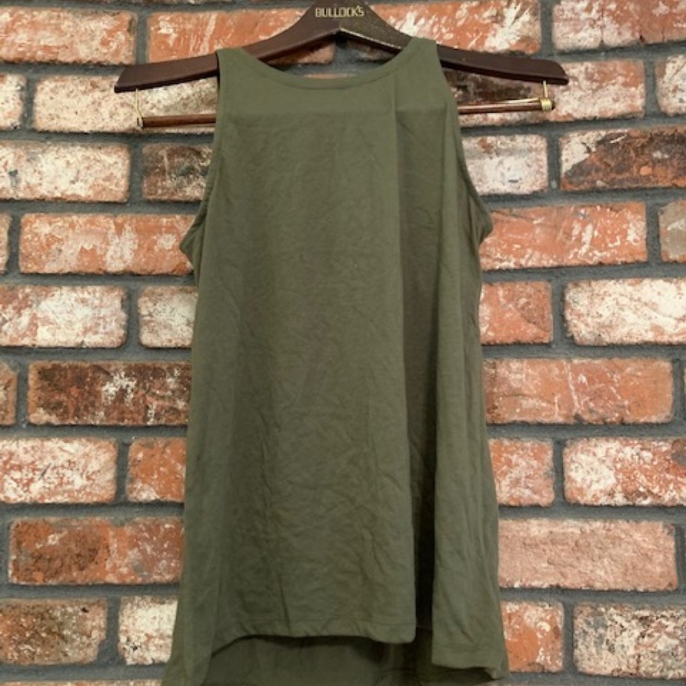 Old Navy Workout Tank - Picture 2 of 2